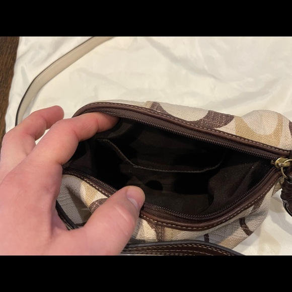 Coach purse/handbag with shoulder strap and carrying bag - Picture 6 of 6